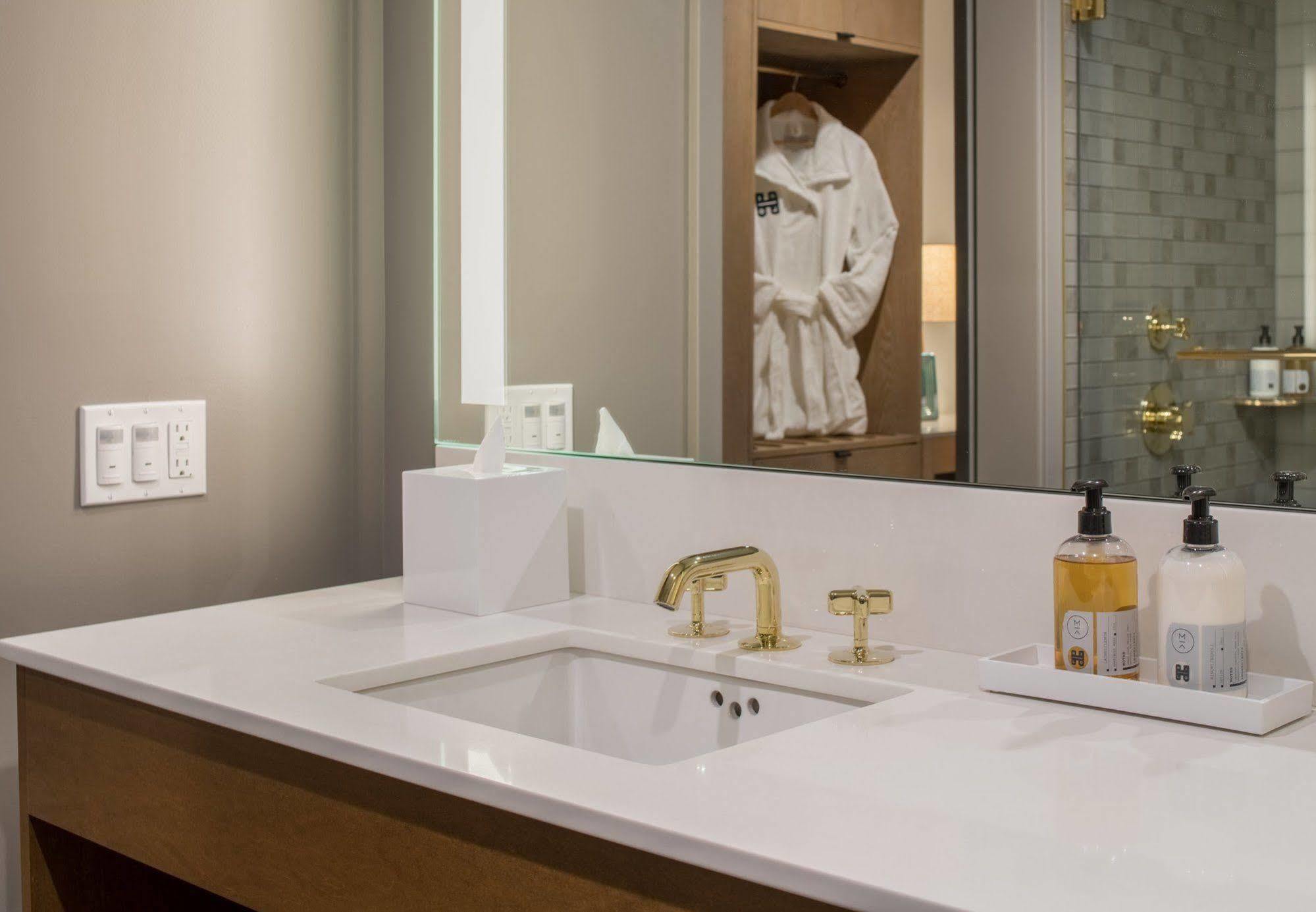 Hotel The Hi-lo, Autograph Collection 4*